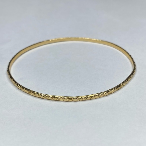 Vintage solid 14k yellow gold bangle - Picture 2 of 6